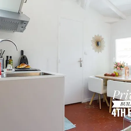 Private Building, 4 Apts, Unique At - Old Town Apartamento